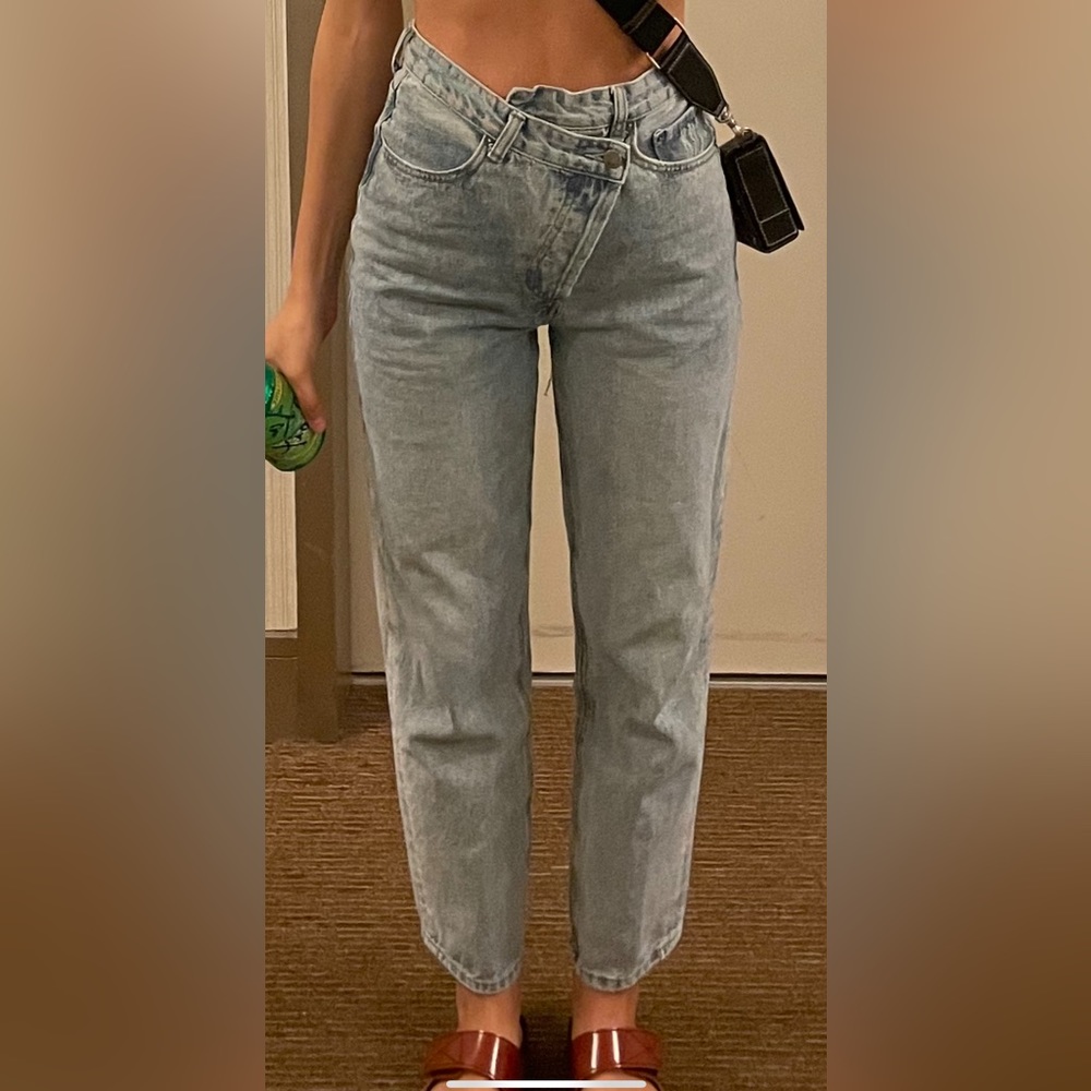 The Kript crossover jeans size small